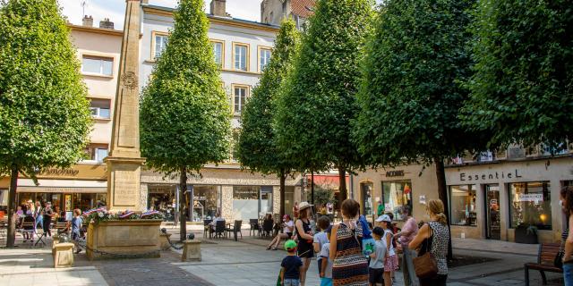 Place Claude Arnoult et Autel de la Patrie