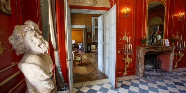 Château de la Grange - Salon rouge