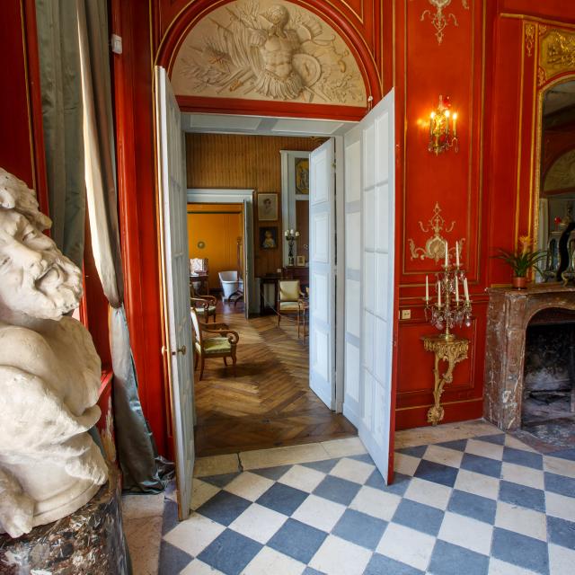 Château de la Grange - Salon rouge